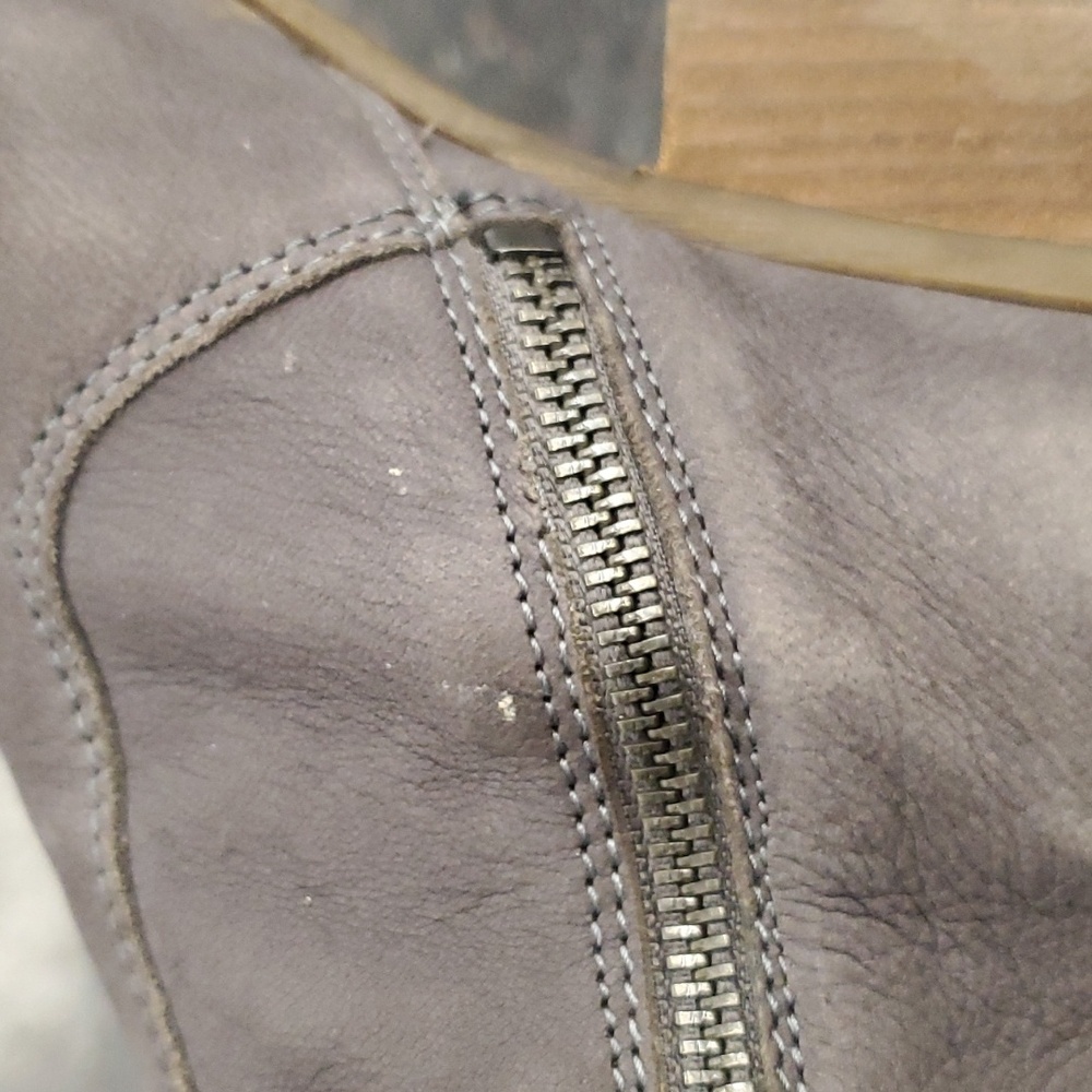 Western style zip-up Frye ankle boot - Picture 10 of 13